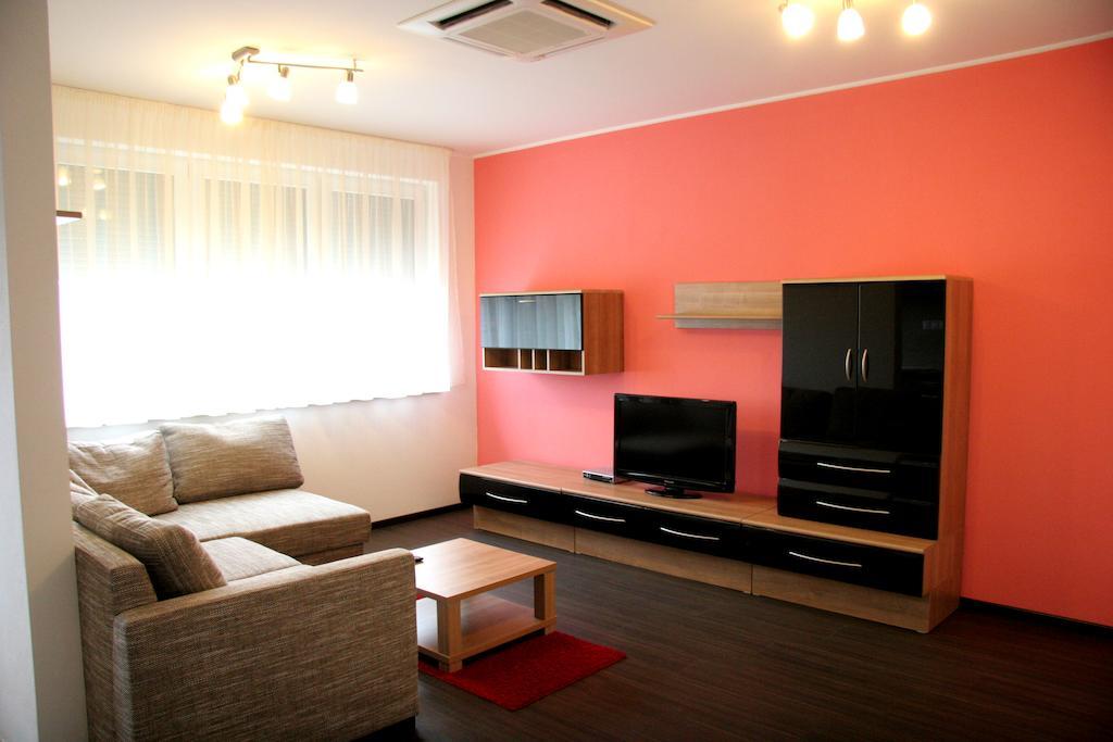 Fine Restaurant & Apartments Malacky Kamer foto